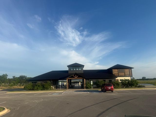1 Water Front Clb Dr, Corsicana, TX 75109