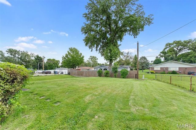 670 Gateswood Drive, Florissant, MO 63033