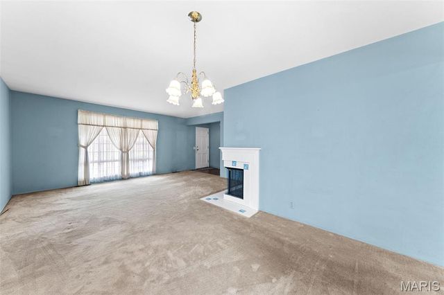 670 Gateswood Drive, Florissant, MO 63033