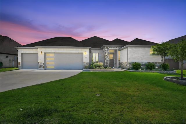 247 Half Moon Drive, Waxahachie, TX 75165