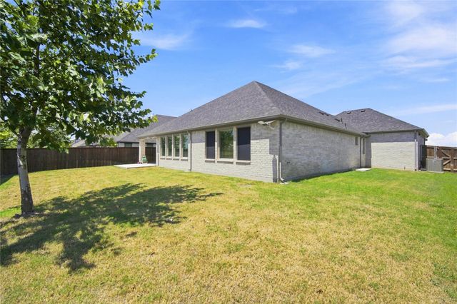 247 Half Moon Drive, Waxahachie, TX 75165