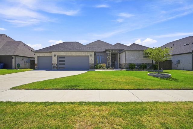 247 Half Moon Drive, Waxahachie, TX 75165