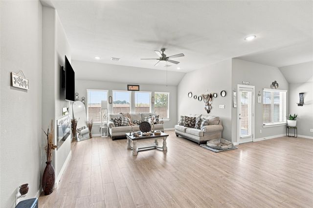 247 Half Moon Drive, Waxahachie, TX 75165