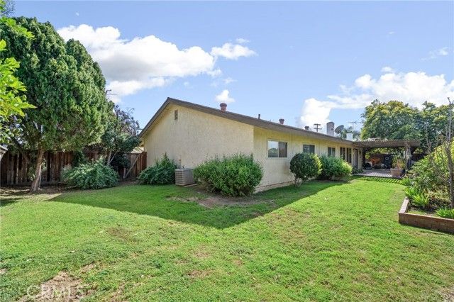 9879 Canada Way, Riverside, CA 92503