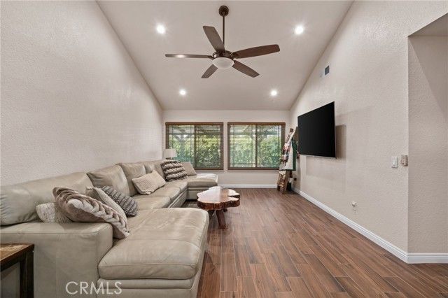 9879 Canada Way, Riverside, CA 92503