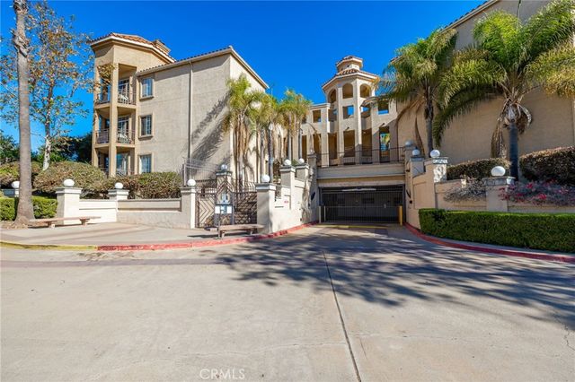 510 Camino De La Reina 332, San Diego, CA 92108