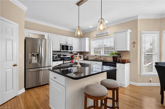 3674 Oak Chase Drive, High Point, NC 27265