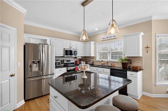 3674 Oak Chase Drive, High Point, NC 27265