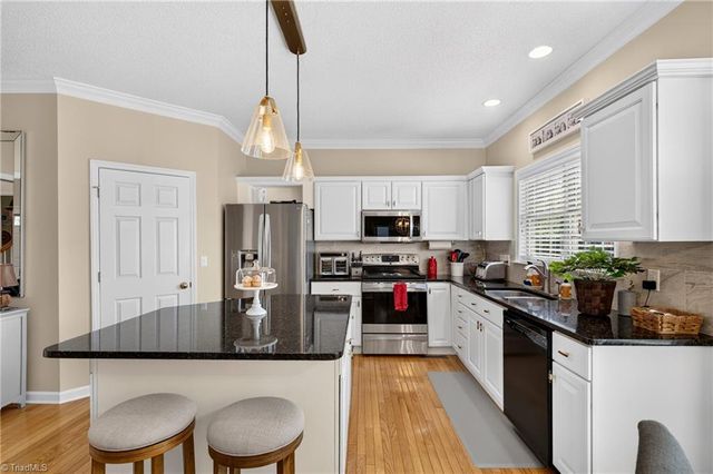 3674 Oak Chase Drive, High Point, NC 27265