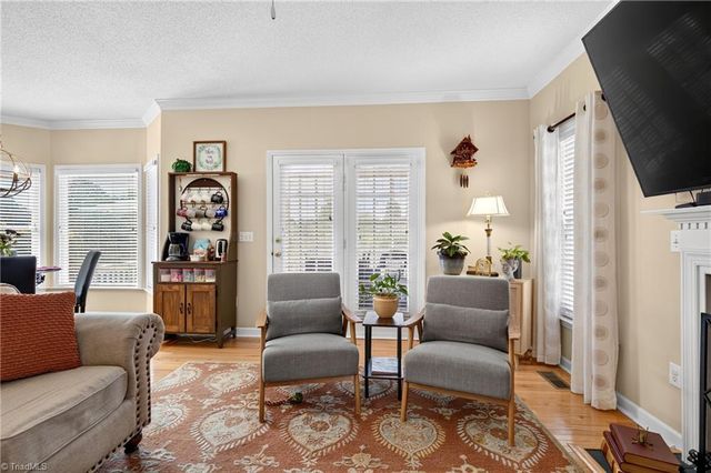 3674 Oak Chase Drive, High Point, NC 27265