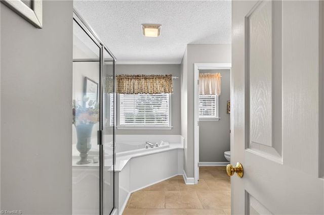 3674 Oak Chase Drive, High Point, NC 27265
