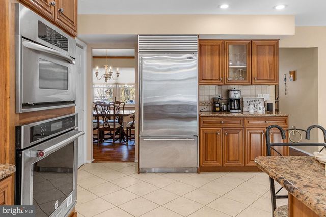 50 VALLEY FORGE DR, East Brunswick, NJ 08816