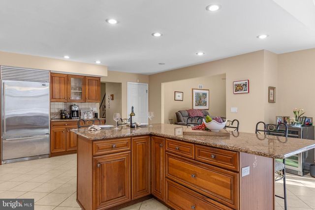 50 VALLEY FORGE DR, East Brunswick, NJ 08816