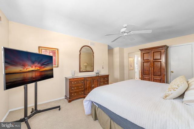 50 VALLEY FORGE DR, East Brunswick, NJ 08816