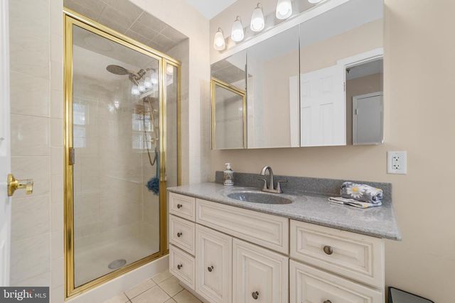 50 VALLEY FORGE DR, East Brunswick, NJ 08816