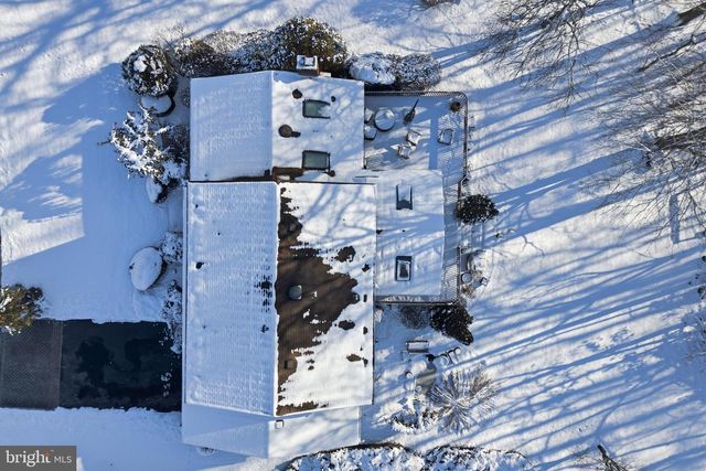 50 VALLEY FORGE DR, East Brunswick, NJ 08816