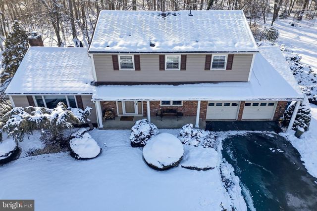 50 VALLEY FORGE DR, East Brunswick, NJ 08816