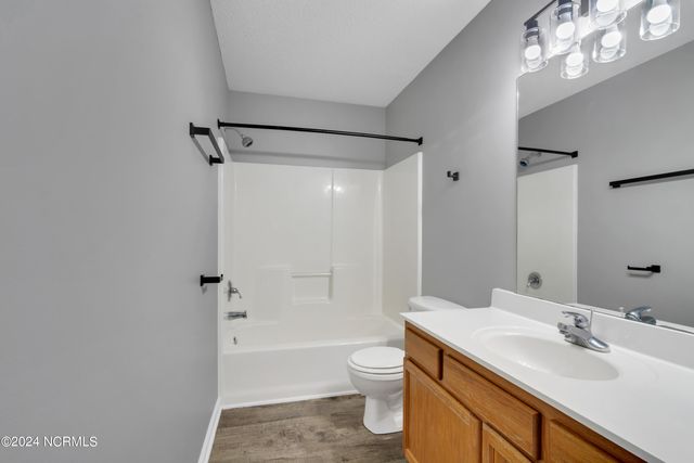 123 Waterfall Drive, Jacksonville, NC 28540