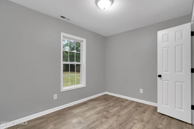 123 Waterfall Drive, Jacksonville, NC 28540