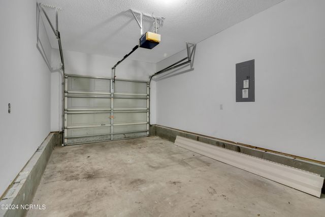 123 Waterfall Drive, Jacksonville, NC 28540