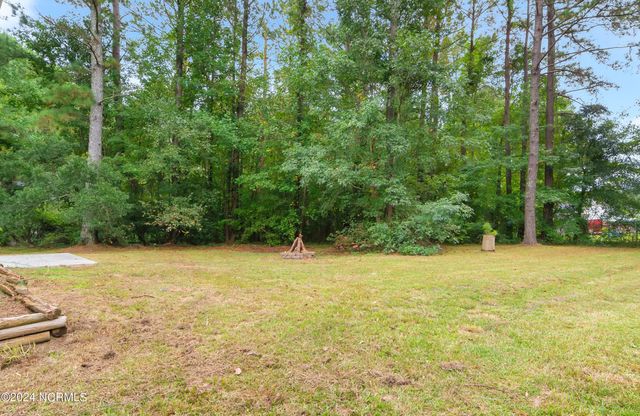 123 Waterfall Drive, Jacksonville, NC 28540