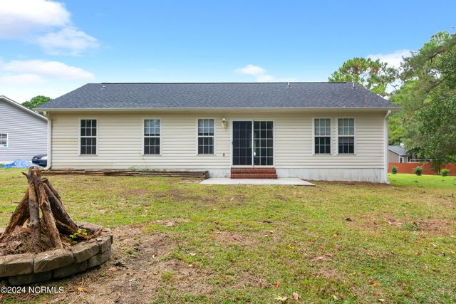 123 Waterfall Drive, Jacksonville, NC 28540