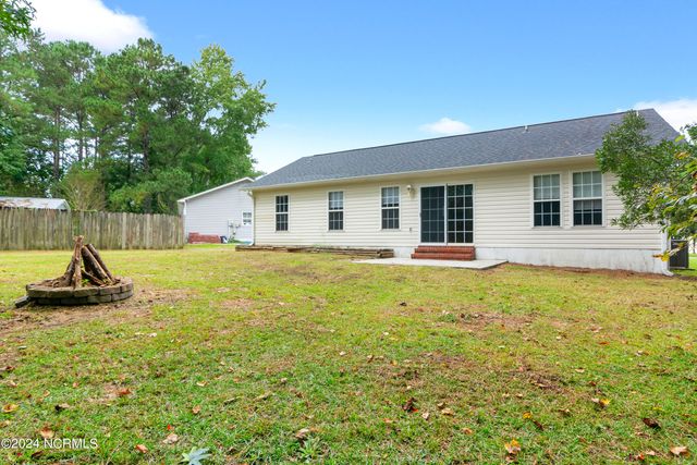 123 Waterfall Drive, Jacksonville, NC 28540