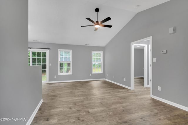 123 Waterfall Drive, Jacksonville, NC 28540