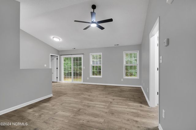 123 Waterfall Drive, Jacksonville, NC 28540