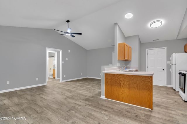 123 Waterfall Drive, Jacksonville, NC 28540