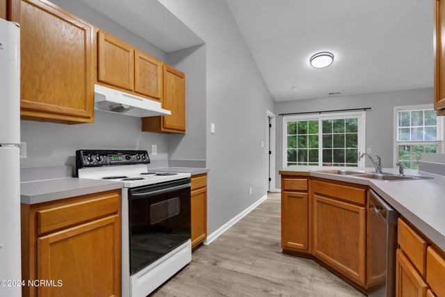 123 Waterfall Drive, Jacksonville, NC 28540