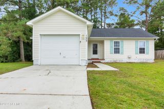 123 Waterfall Drive, Jacksonville, NC 28540