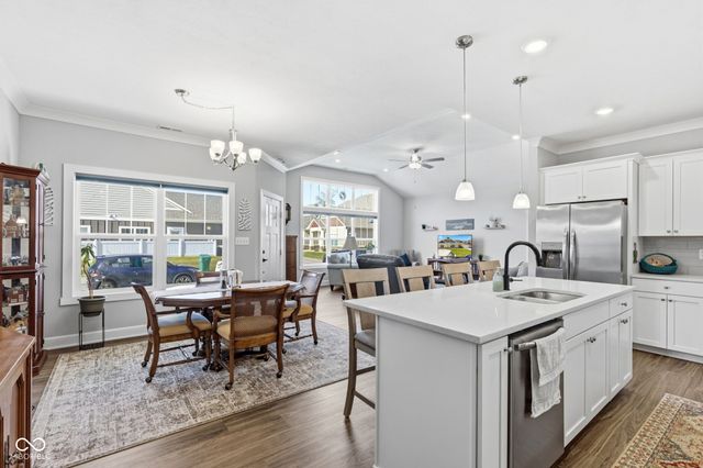 4423 W Preserve Pass, New Palestine, IN 46163