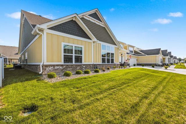 4423 W Preserve Pass, New Palestine, IN 46163