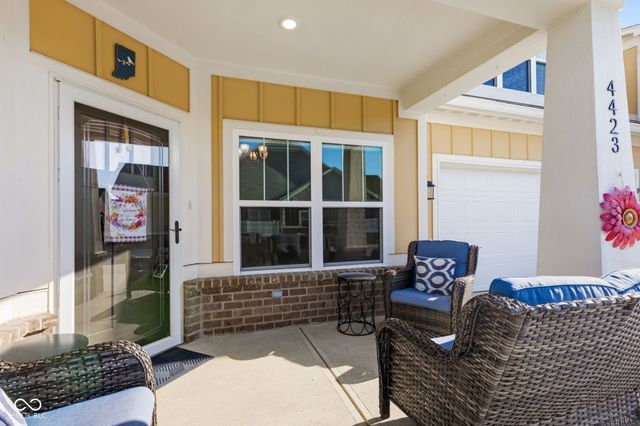 4423 W Preserve Pass, New Palestine, IN 46163
