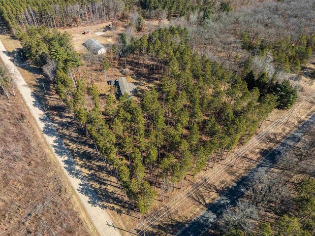 N1120 Deer Run Court, Lyndon Station, WI 53944