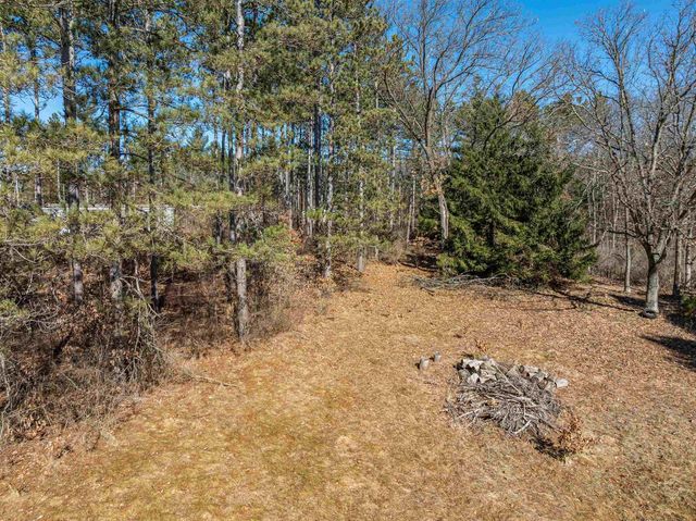 N1120 Deer Run Court, Lyndon Station, WI 53944