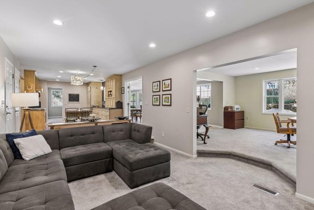 1212 Balsam Trail E, Eagan, MN 55123