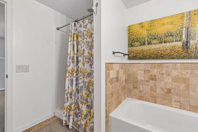 1212 Balsam Trail E, Eagan, MN 55123