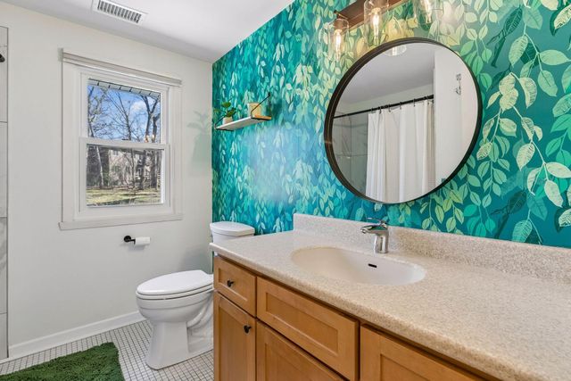 1212 Balsam Trail E, Eagan, MN 55123