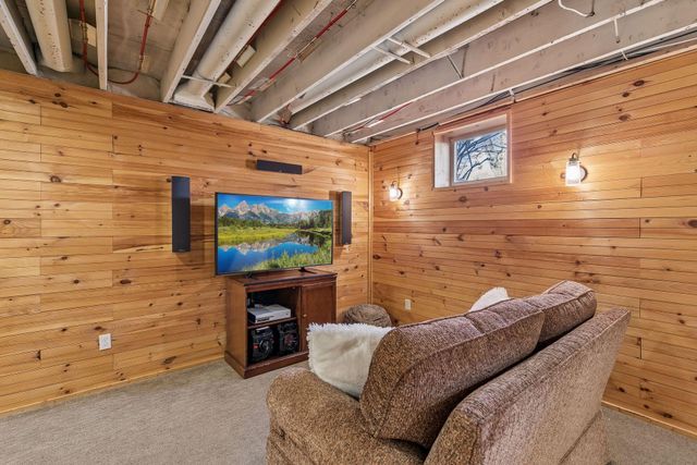 1212 Balsam Trail E, Eagan, MN 55123