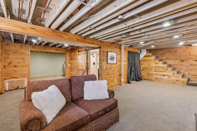 1212 Balsam Trail E, Eagan, MN 55123