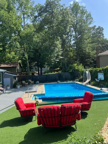 1212 Balsam Trail E, Eagan, MN 55123