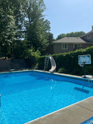 1212 Balsam Trail E, Eagan, MN 55123