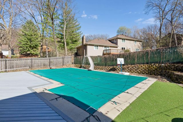 1212 Balsam Trail E, Eagan, MN 55123