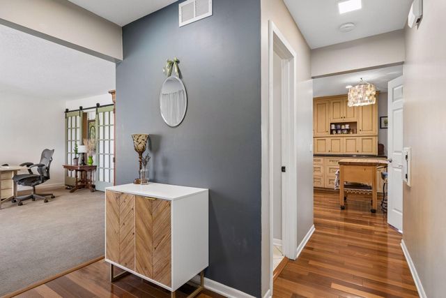 1212 Balsam Trail E, Eagan, MN 55123