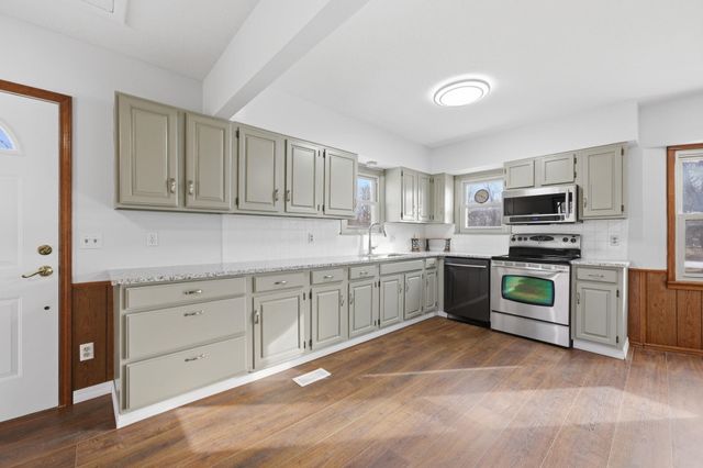 655 S McCandless Rd, Andover, KS 67002