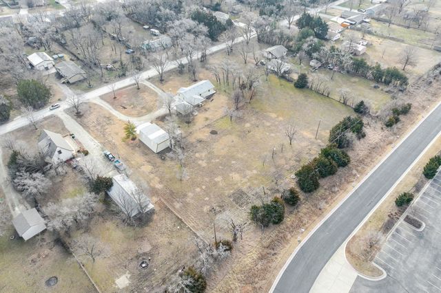 655 S McCandless Rd, Andover, KS 67002