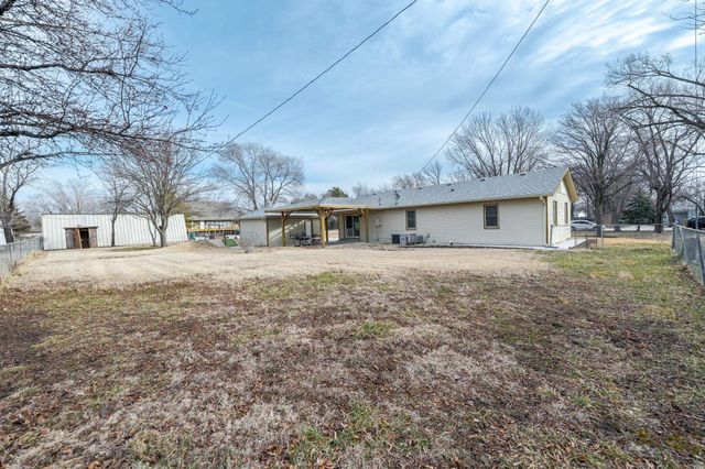 655 S McCandless Rd, Andover, KS 67002
