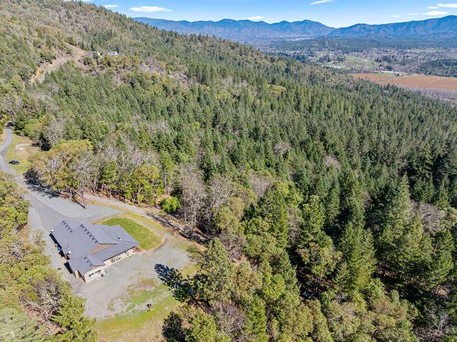 1095 Ingalls Lane, Grants Pass, OR 97527